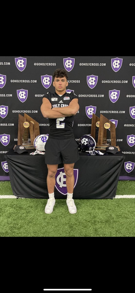 Had a great day at Holy Cross. Big thank you to <a href="/CoachBobChesney/">Robert Chesney</a> <a href="/CoachScottJames/">Scott James</a> <a href="/CoachZar/">Chris Zarkoskie</a> <a href="/Sealethedeal__/">Coach Seales 🎬</a> <a href="/coach/">Coach</a> for having me on campus!