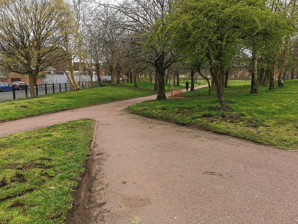 Thanks to a collective effort from todays volunteers who complete the transformation of Crown Street Park.
Fantastic results. Many hands, one Goal #GBSpringClean @MHowie81 @action_asylum @AsylumLink @PennyLnWombles @LivToolLibrary @LiverpoolSOUP @LoveWavertree @sheldon_kate