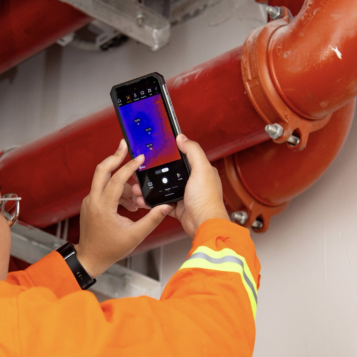 oukitelmobile's tweet photo. 🧰🧯See the world from a new perspective, thanks to the thermal imaging capabilities of #Oukitel #WP21Ultra 

🧩#Oukitel #WP21Ultra
Buy now👉
https://t.co/TShxPG9QOK

#adventure #woodworking #motorcycle #ruggedphone #dustproof #waterproof #thermal #thermalphone #nightcamera https://t.co/TORKe8A4Uf
