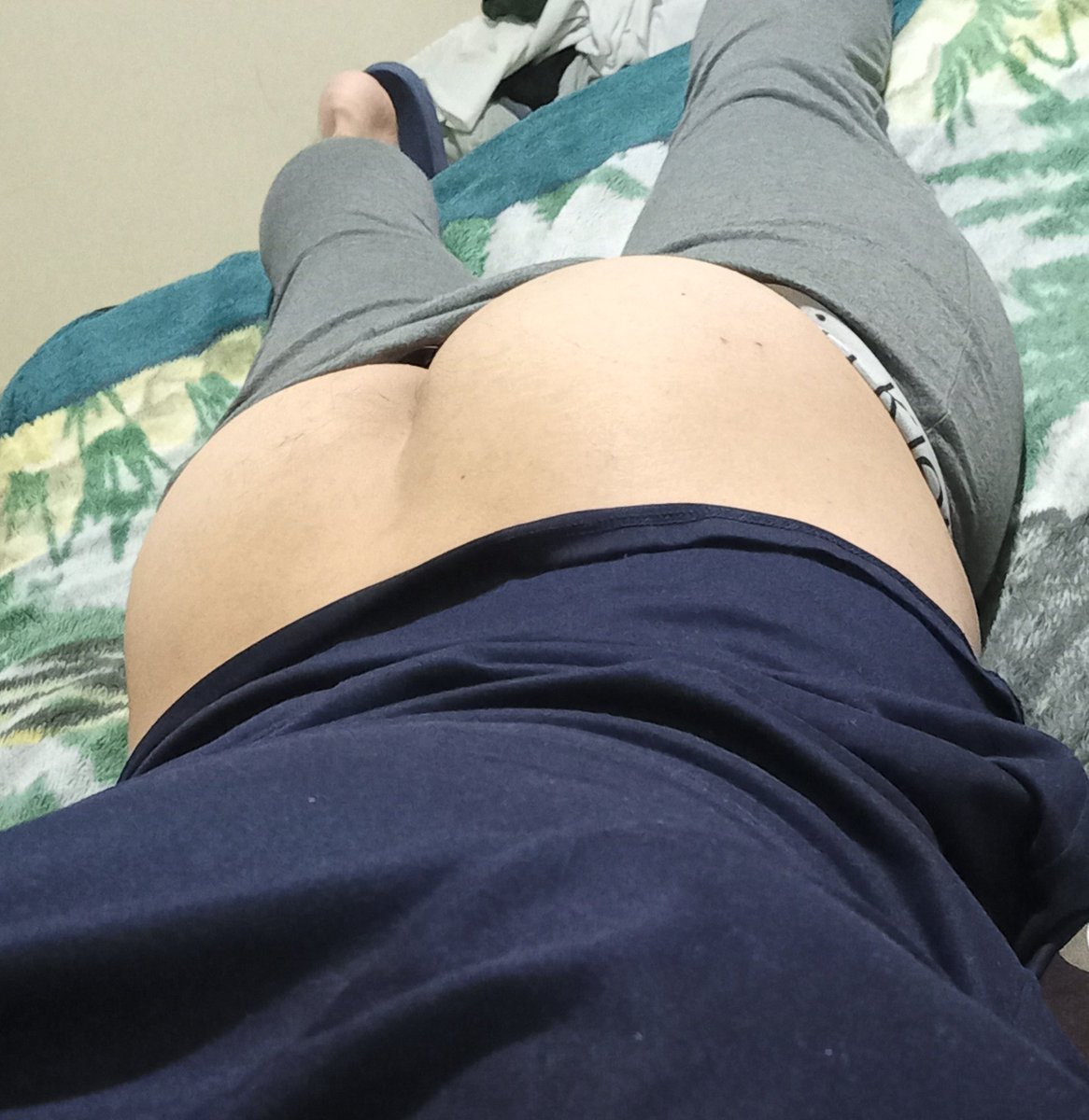 DanR1913's tweet photo. @bad_boys23cm Quiero que me agarren así:( https://t.co/qQ25rtZSlu