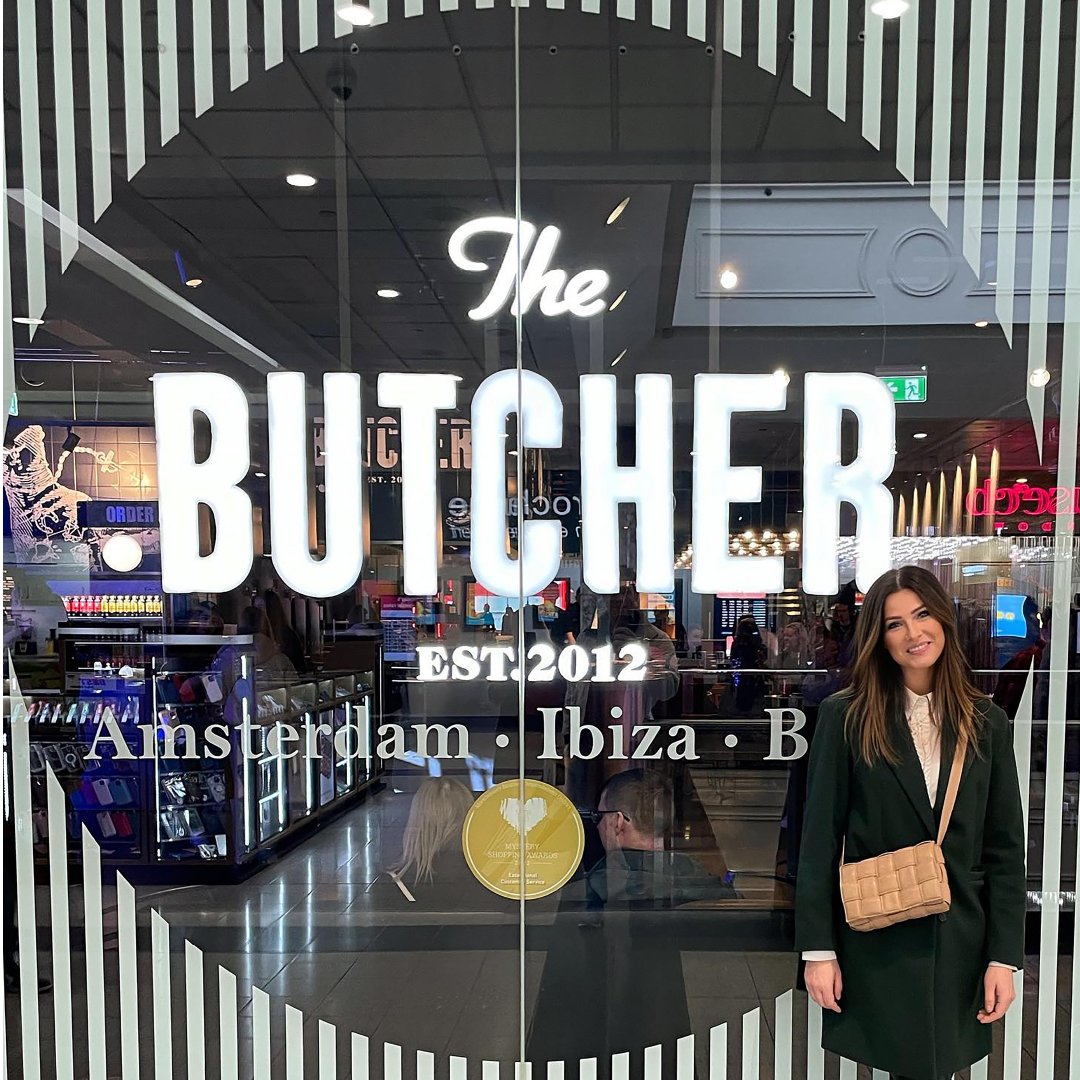 Looking for the ultimate foodie experience? Look no further than THE BUTCHER! 🍔👌

Our Aberdeen Angus beef burger, The Daddy, is a flavour explosion that your taste buds won't soon forget.

So, join us at Urban Playground and treat yourself to your new favourite burger!