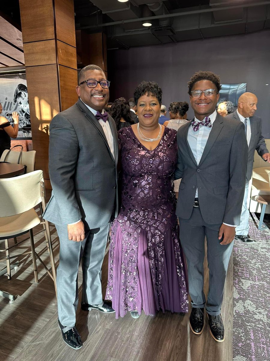 AlcornStateU's tweet photo. Last night, Alcorn State University President Felecia M. Nave was honored as one of Mississippi’s most influential African Americans by “Our Mississippi” magazine. Actress Lynn Whitfield presented the award. Congratulations, Dr. Nave! #ASUForgingAhead #AlcornAlumni https://t.co/TEqxSEycUx