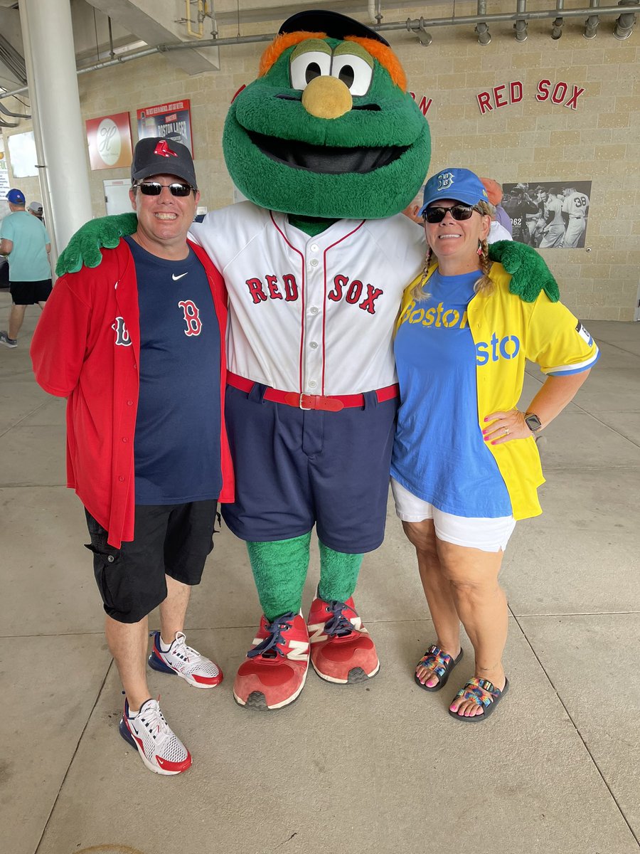 maxinebosko's tweet photo. So excited to be at @FenwaySouth  and the first Red Sox I see is my favorite player of all time @Varitek_33   Let’s go Red Sox!! #redsoxnation #springtraining23 https://t.co/W93hAJwPbr