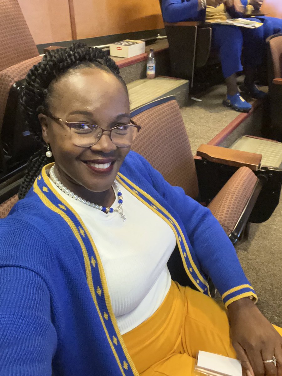 Happy SIGmaversay to me! 💛💙🐩 I thank GOD for the opportunity to have joined this sisterhood! #Prettypoodle12
#ChooseAlief