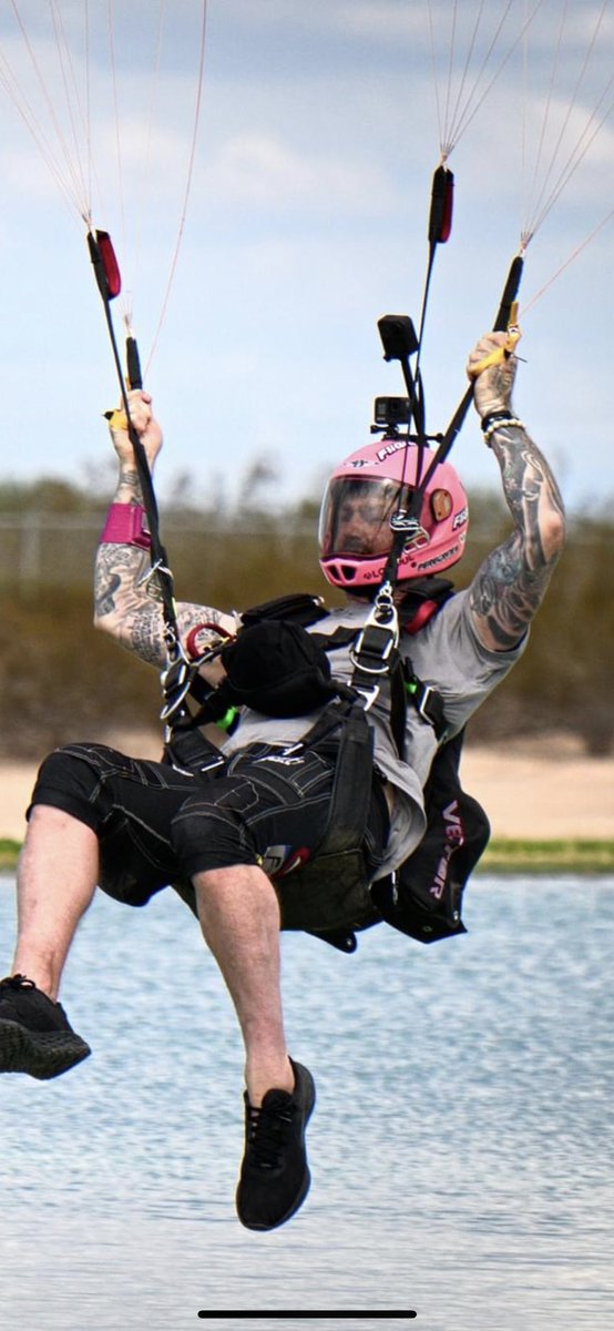lowpul's tweet photo. Sending it over weekend #lowpul #apparel #Athelete @lowpul @cookiehelmets https://t.co/f0RqZHKyyu