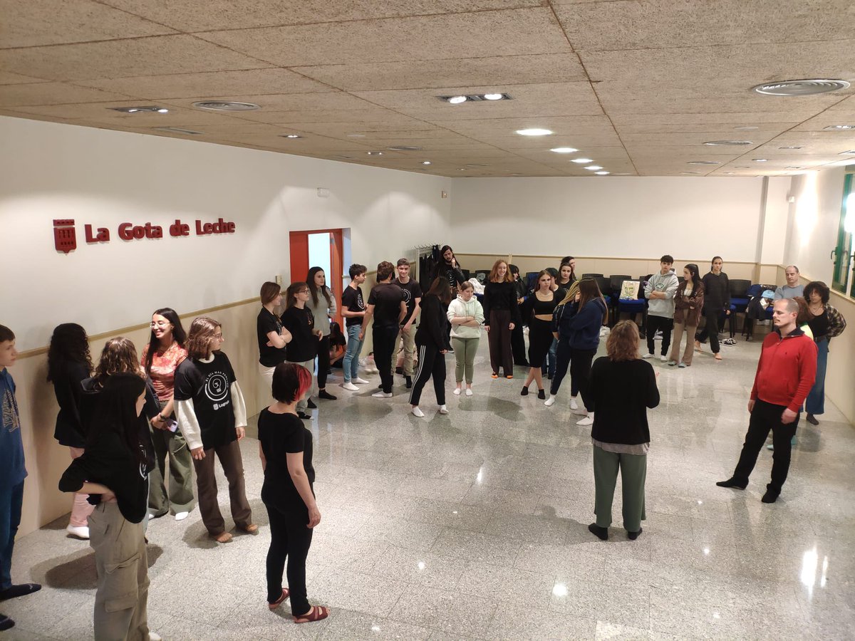 EDMPLO's tweet photo. Exitazo del taller “Cuerpo… ¡a pensar!”, dirigido por las doctoras Herminia Pagola y @NataliaOllora en #EDMP ¡Qué gozada! https://t.co/Maq9Uv6yOj