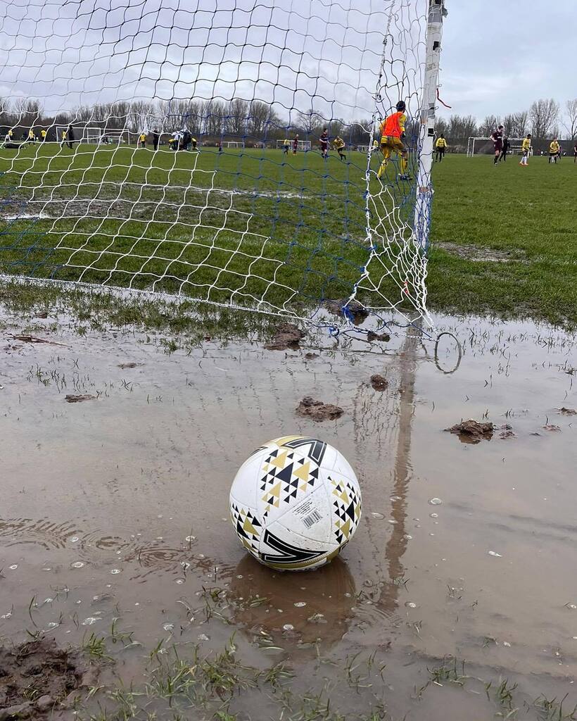 Glorious conditions down the marshes this morning saw both teams progress in the cups. A Sam Diss worldie, Joe’s goalkeeping heroics, a barking oppo #9, Scrappy Doom, a cuppla hat tricks, and Nye doing his best frog impression 🐸 UTG 🔫🔫🔫 instagr.am/p/CqQfuFBI40x/