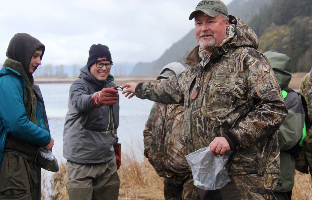 czarofbar's tweet image. A hot dog bbq awaited out group back at the hub an some very generous donations from long time supporter Kent Cartridges Canada and FowlPlay Lanyards (IG) helped thank our volunteers for their efforts. Volunteers make it happen! #pittwaterfowlers #woodducks #nestingboxes