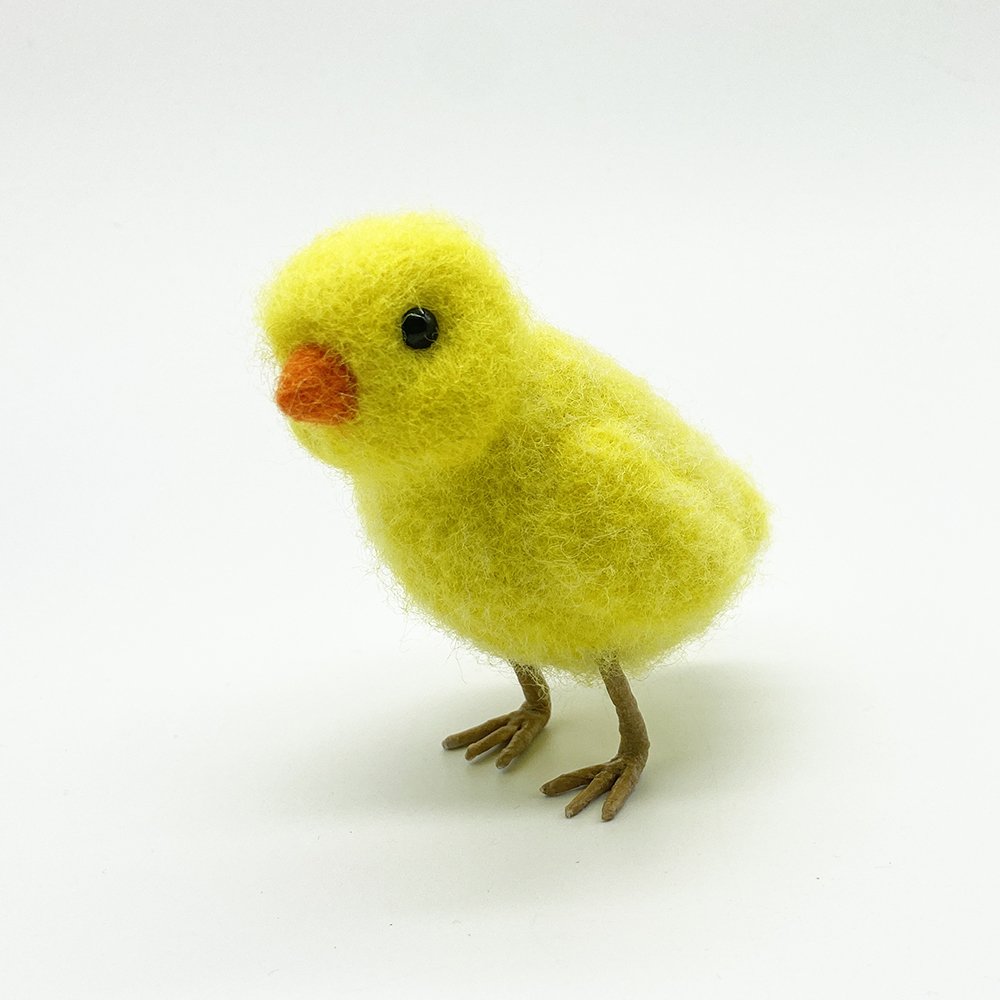 Handmade by @artbyLoriW this little chick is perfect for Easter
thebritishcrafthouse.co.uk/product/needle…
#tbchboosters #easter2023 #eastergift #shopindie