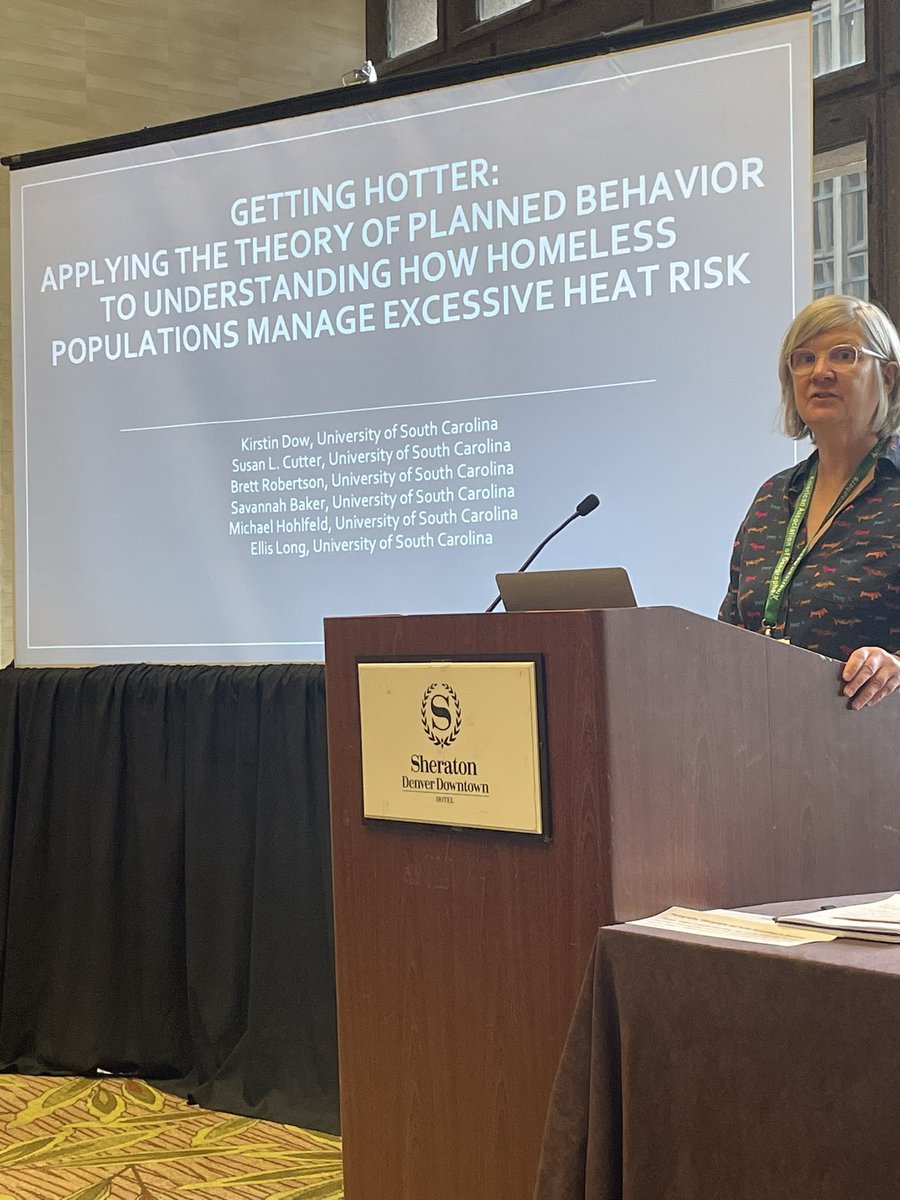 Kirsten Dow kicks of Heat Resilient Cities session 2 #AAG2023 discussing health risk communications among homeless in South Catolina