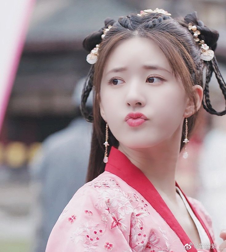 prime_me's tweet photo. [HH2 : The War of Flowers]

เฟินเฝิ่นหยู
芬粉瑜

⌜ ดั่งหยกสีชมพูซึ่งมีกลิ่นหอม ⌟

🩷 นางกำนัลคนสนิทในพระสนมจิน
🩷 บุตรสาวคนโตสกุลเฟิน (ตระกูลเดียวกับหัวหน้าพ่อบ้านสกุลจิน)
🩷 กระต่ายน้อย 🐰 พูดได้

Bio : https://t.co/yyk3T4rsFI

คับ ความรู้สึกเหมือนแก้ผ้าลงอย่างบอกไม่ถูก 🥹 https://t.co/YL0SYsHfNM