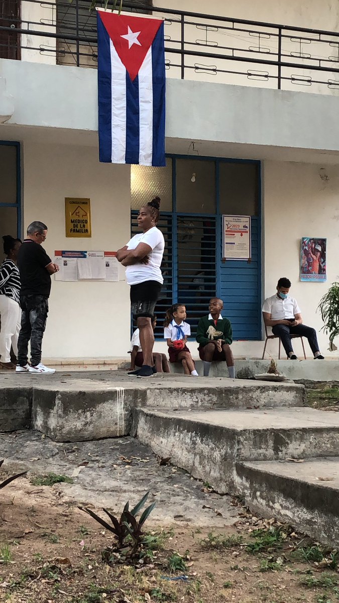 irc8507's tweet photo. Este domingo, Cuba elige los diputados de la X Legistaltura de la Asamblea Nacional del Poder Popular y los estudiantes y profesores del @IpuCuquiBosch  dando su #VotoUnido por #Cuba #MejorEsPosible @elsa_ena @dpestgo @RaulSamon  @AngelaTellezJ @EsterisFrancis @CubaMined https://t.co/EZ5AHWcfKO