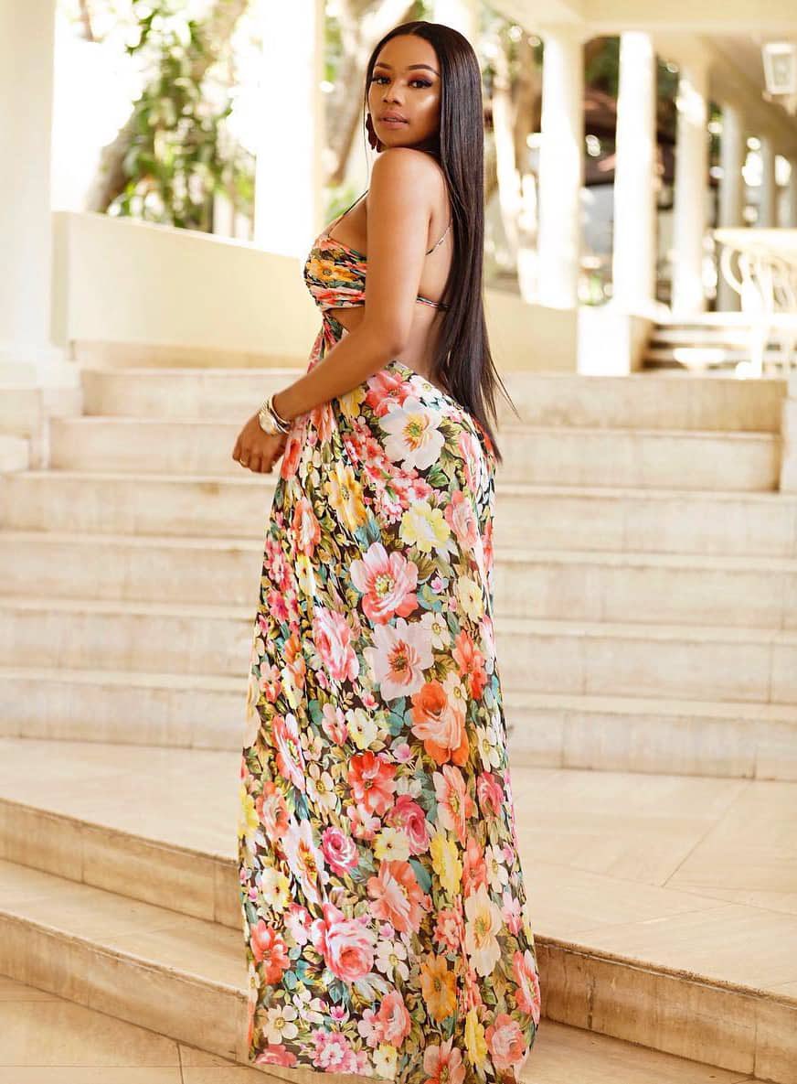 Shadaya_Knight's tweet photo. Yes, dressing modestly is a must but at the same time don't let a $7 shein dress fool you &amp; cost you money, peace, sanity &amp; more. The street s0ldiers can also adapt, the saying is true, w0lf in sheep clothing https://t.co/ZUoCLEifKe