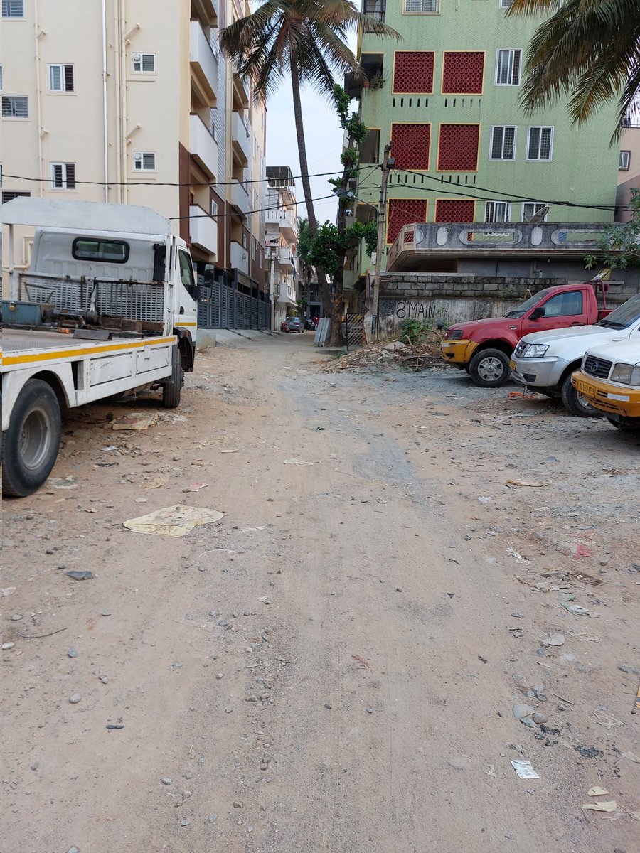 ankur2022_'s tweet photo. @Vismaya_Vinay Sharing you the latest pics of the road, https://t.co/UJ5zytOqvO