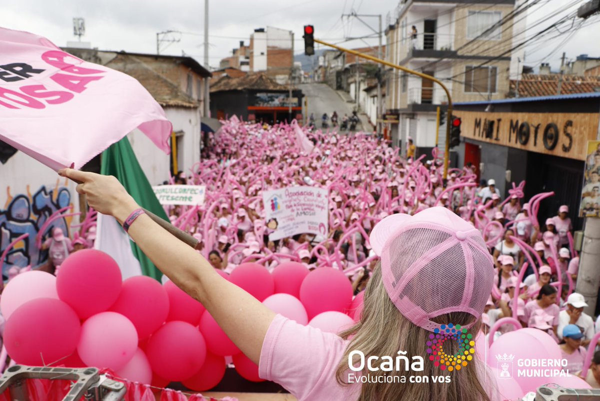 alcaldiaocana's tweet photo. El #PoderRosa se toma a Ocaña para reivindicar los derechos de las mujeres. Organizaciones se unen a esta gran movilización en la que participan niñas, jóvenes y adultas en una sola voz. https://t.co/2Y8WzX48jy