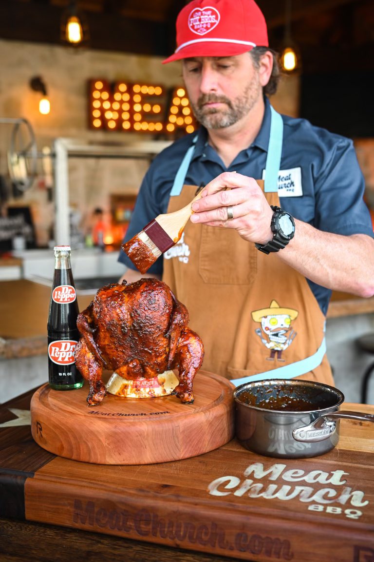 CookingWithAly's tweet photo. Love seeing Matt @MeatChurch whipping up some anazing looking BBQ and using Hestan NanoBond! This #recioe looks amazing Matt! Definitely trying it! 🔥 #hestan #bbq @HestanCulinary https://t.co/Ph4yT1ktCM