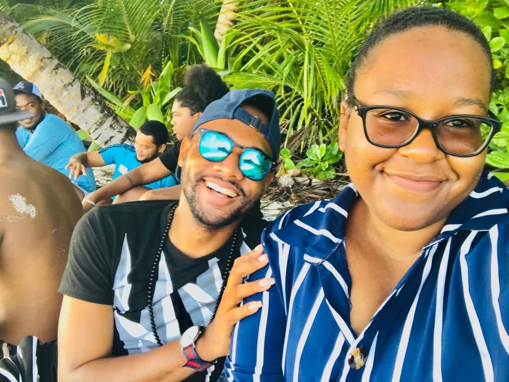 AngeloLarue1's tweet photo. Beach time with friendsssss🥰❤️ https://t.co/d6tdnG4VhP