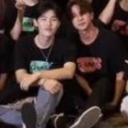 ubiboo__'s tweet image. ฟังเรานะ เขาอยู่คนละสีแต่ตัวติดกันสุดๆ มีใครให้มากกว่านี้มั้ยคะ t—t 
{ 🖤#เพิร์ธพร้อม  #PerthProm  💜 }