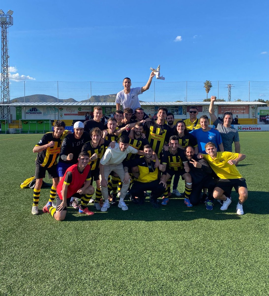 cardassarB's tweet photo. Jornada 26
Cardassar "B" 4 - 0 S'illot
⚽️ Marc Idevik
⚽⚽ Bernat Polit
⚽️ Miquel Feme
...
🔚 Acabam la lliga regular amb victòria https://t.co/NDqPQVHC77