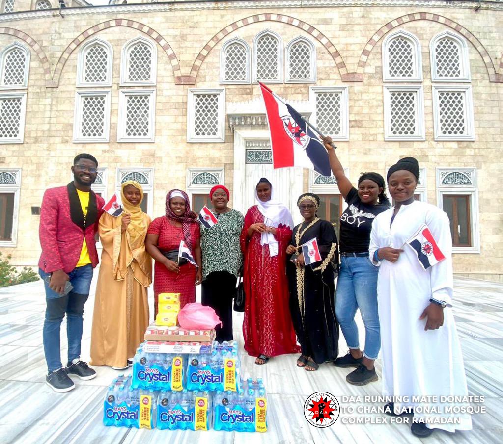 Democratic_AA's tweet photo. We believe in a leadership of Harmony, Balance and Completeness.
DAA visit to the mosque and donation at Kawukudi Mosque.
#PeopleOverPolitics #gijpolcom2023 #daa #readywillingandable https://t.co/hu5k62UNzp