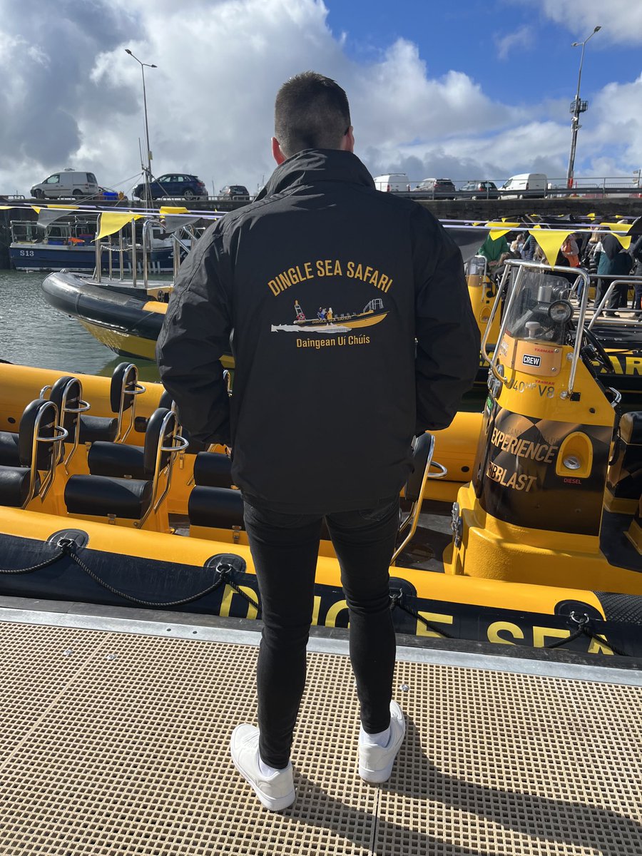 castlewoodhouse's tweet photo. Just a man surveying his empire 😂 !! Thank you so much ⁦@Jamie26flann⁩, Jimmy, Bridget and Colm for a fab afternoon ⁦@DingleSeaSafar⁩ !! . We had a blast !!!!!! https://t.co/1e2mRgJXKs