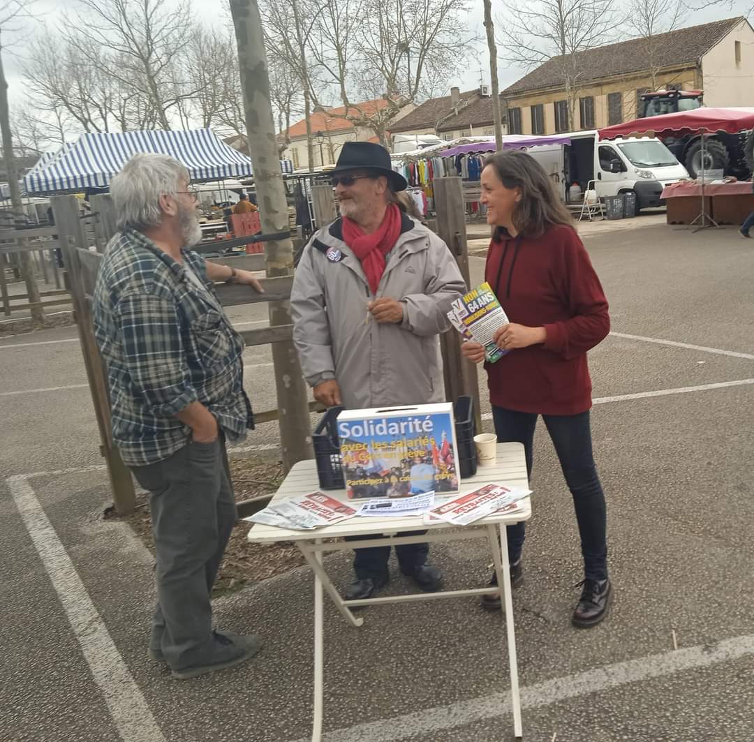 GersInsoumis's tweet photo. ✊ Vendredi, sur les marchés de Seissan et Simorre, collecte en soutien aux grévistes en reconductible de la cité scolaire de #Lectoure.
🙏 Merci aux camarades des Groupes d'Action : #Mirande, #Seissan #Simorre.
Ils ont l'argent, on a les gens.
🔥Ts ensemble jusqu'au retrait! https://t.co/gVT1zjKuiC