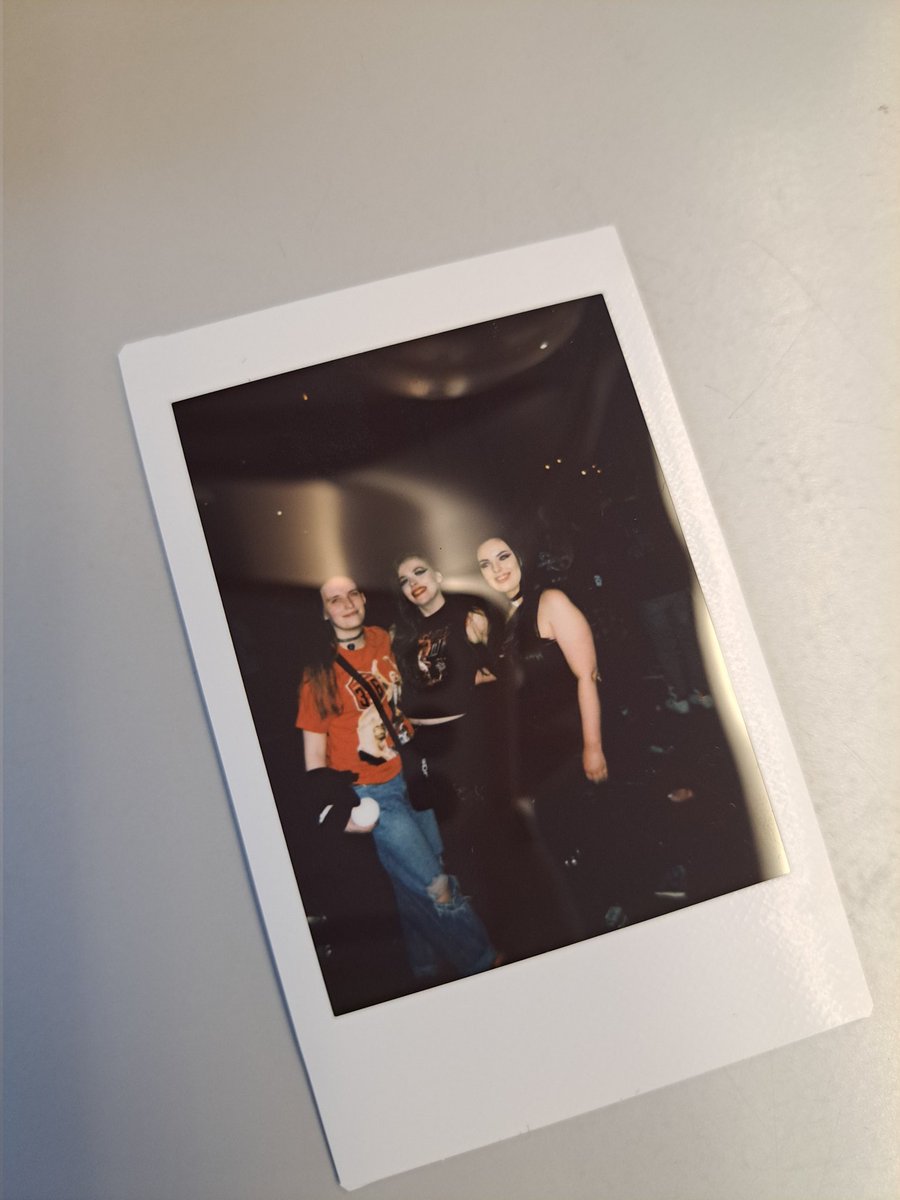 FallOutAtSix_'s tweet image. Happy happy girliepop 🥲🥲🥰