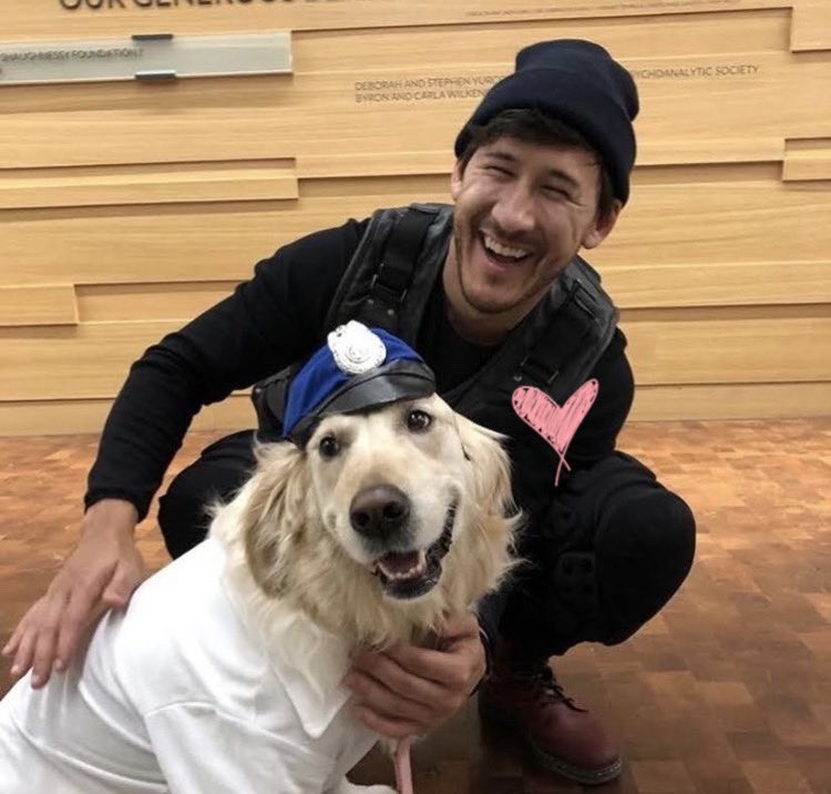 HAPPY CHICA DAY!!! :D i hope she’s having a wonderful day :)) 🫶🏼💕✨