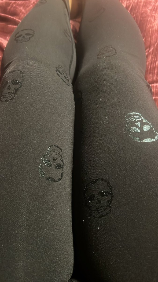 drchristineyu's tweet photo. May have bought my new favorite pants yesterday. My goal this year is to add more skulls/skeletons to my wardrobe. #futureFP https://t.co/cXYwEZQJKD
