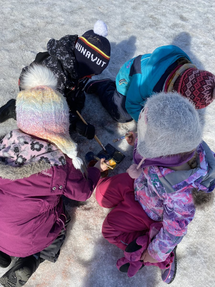 MsYhapRECE's tweet photo. They had to figure out how to make the dry paint work outside. They tried snow, but it didn’t work. A said, “The puddles!” The students ran to a puddle to dip their brushes. L decided to fill a bucket with water and dump it on the paint tray. @MmeCowper @MsMcNiece @StPhilipOCSB https://t.co/7b8vllXT9x