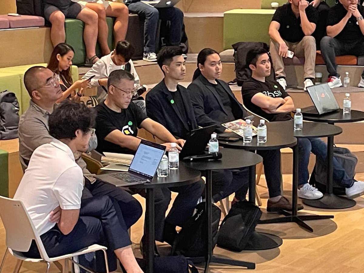 ednsdomains's tweet photo. The @ednsdomains squad kicked off their Saturday, 25th March, with a splash as they jetted off to Bangkok, Thailand, to attend the #HAPathon competitions hosted by #AlibabaCloudSg, @PlatON_Network and @HashKeyGroup https://t.co/n6I8KkxIth