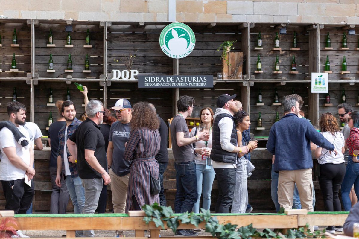 ciderzale's tweet photo. Succesful first edition of the @summit_cider #Asturies. Congratulations to the organizers. 
📺 Watch y presentation on @ciderlands online https://t.co/xVPeK8vs47
#sagardoa #cider #sidra #cidre #InternationalCiderSummitAsturies #AsturiesCiderFestival #asturias https://t.co/H9hrpjg3WN