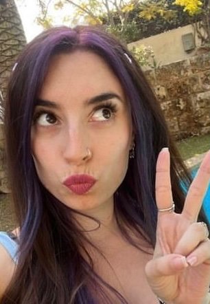 httpsvallejox's tweet photo. Esta hermosaaa 😿❤️‍🩹 // la ftos son de hourlyna x si acaso https://t.co/I85ev9Ivqi