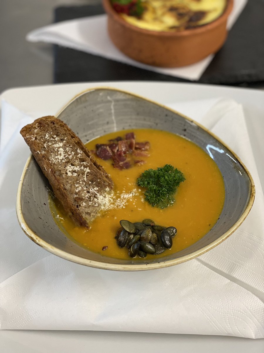 lifeinSerbia's tweet photo. My college >>>>>
#Foodie https://t.co/WDWkGxaupt