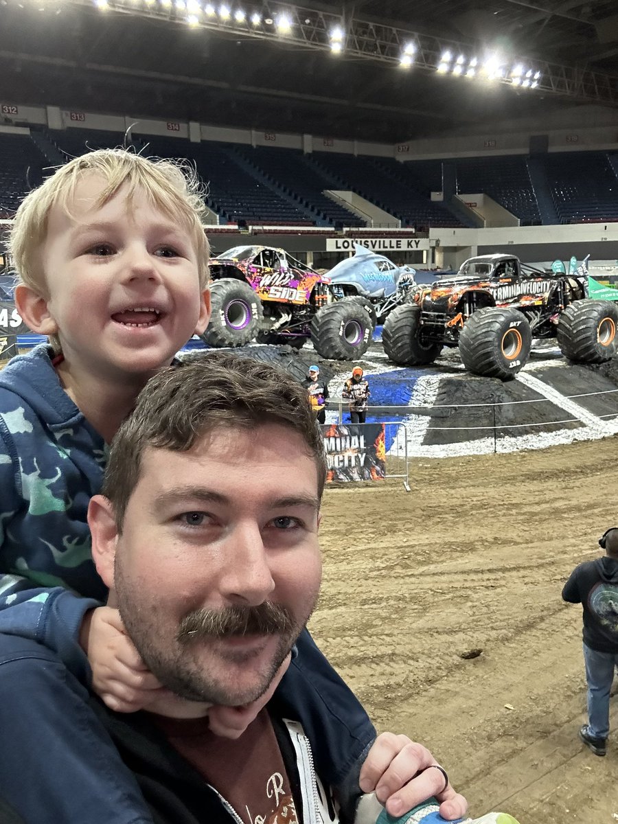BroadDude's tweet photo. Hanging out with the bestie for his #MonsterJam show! https://t.co/wES8EixloJ