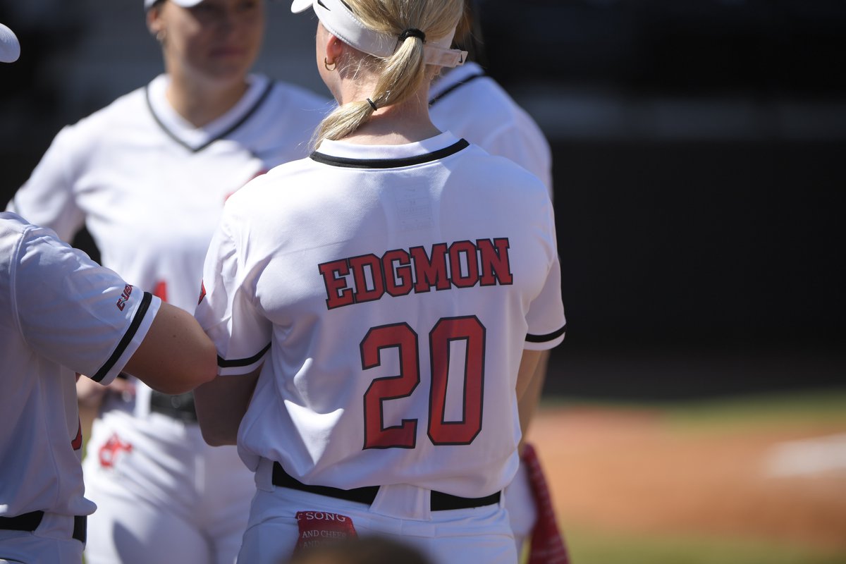 WKUSoftball's tweet photo. Brand new icey whites debuting today🥶🤐 https://t.co/qYBPKgcp4C