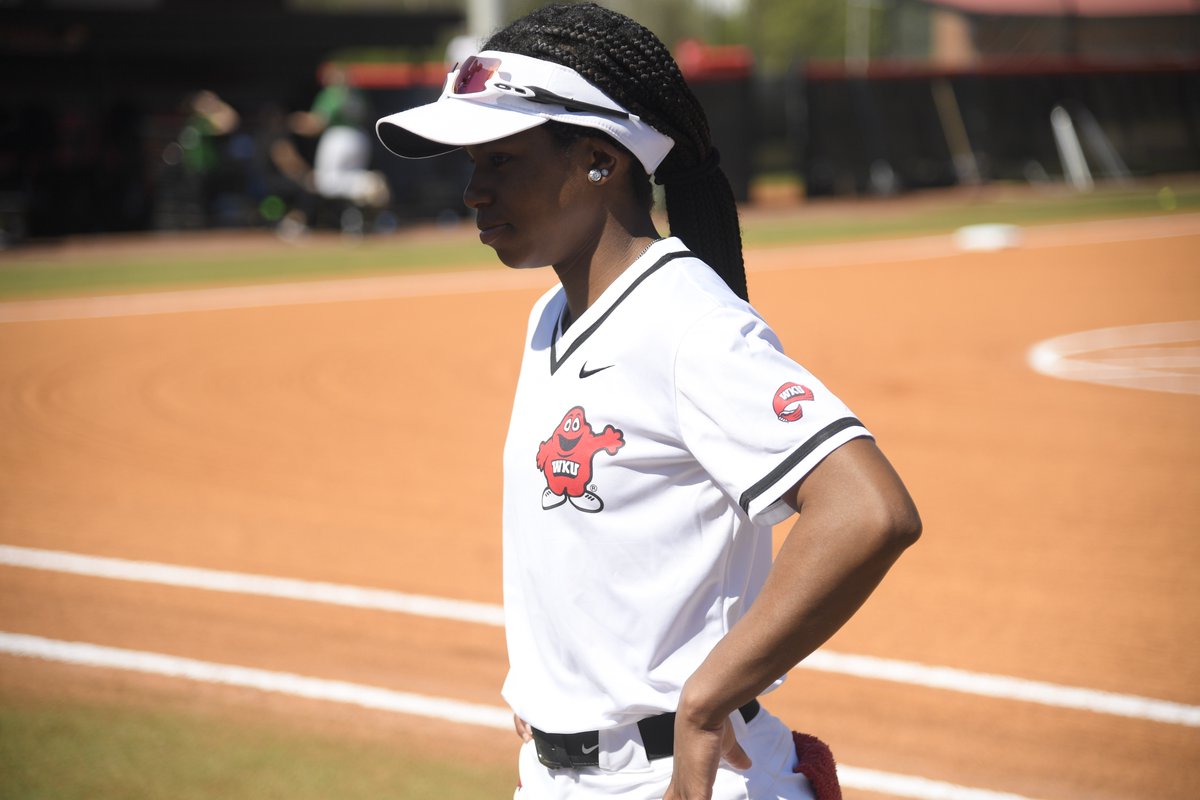 WKUSoftball's tweet photo. Brand new icey whites debuting today🥶🤐 https://t.co/qYBPKgcp4C