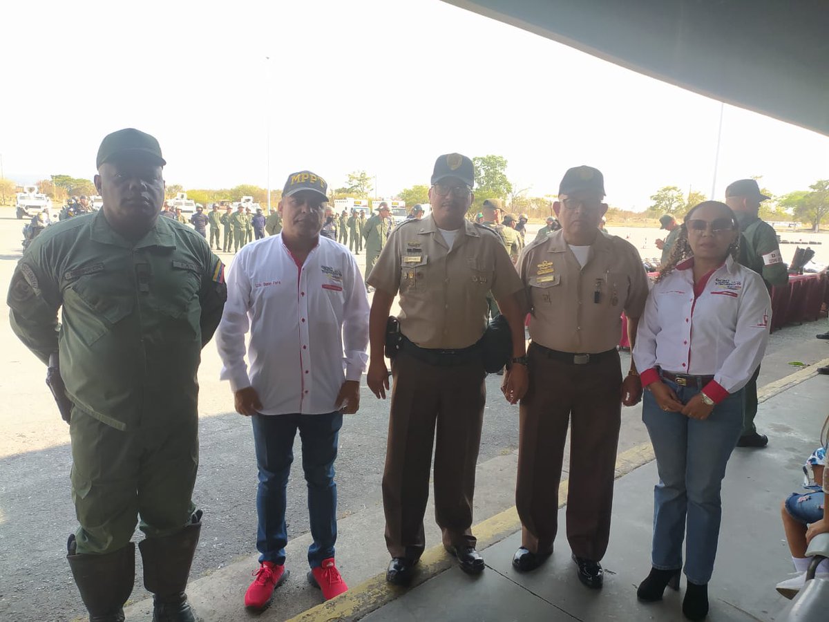 BTT_Carabobo's tweet image. #25Mar El Personal Directivo de @BTT_Carabobo @Invest_vzlaofic y @TransporteGobVe #Carabobo , presentes en el 5to acto de Motorizados de @GNB41_CARABOBO #Felicidades..
@oficial_intt @jesusparislara @ZODI45_Carabobo @PNBVzla @ANRO2011 @CeballosIchaso1 @rafaellacava10 @MijpVzla