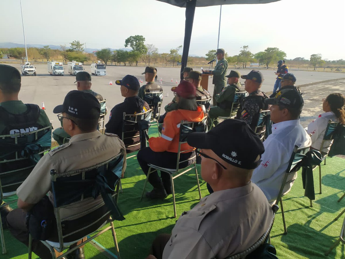 BTT_Carabobo's tweet image. #25Mar El Personal Directivo de @BTT_Carabobo @Invest_vzlaofic y @TransporteGobVe #Carabobo , presentes en el 5to acto de Motorizados de @GNB41_CARABOBO #Felicidades..
@oficial_intt @jesusparislara @ZODI45_Carabobo @PNBVzla @ANRO2011 @CeballosIchaso1 @rafaellacava10 @MijpVzla