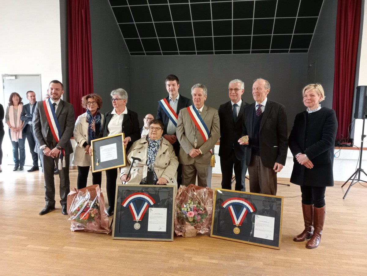 🏅 Ce weekend, j'étais présent à la cérémonie de remise des médailles à #Heudicourt, aux côtés de Jean-Jacques Bouche, afin de célébrer l'engagement des anciens maire, adjoint et secrétaire qui ont tous consacré plusieurs décennies à la commune.