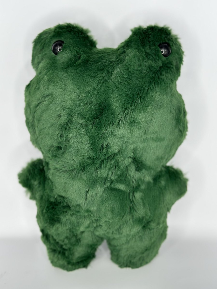 cakepopplush's tweet photo. Walter the Frog 🐸 now available on my Etsy https://t.co/a9XvkEaSTI https://t.co/4OcDbyzOjx