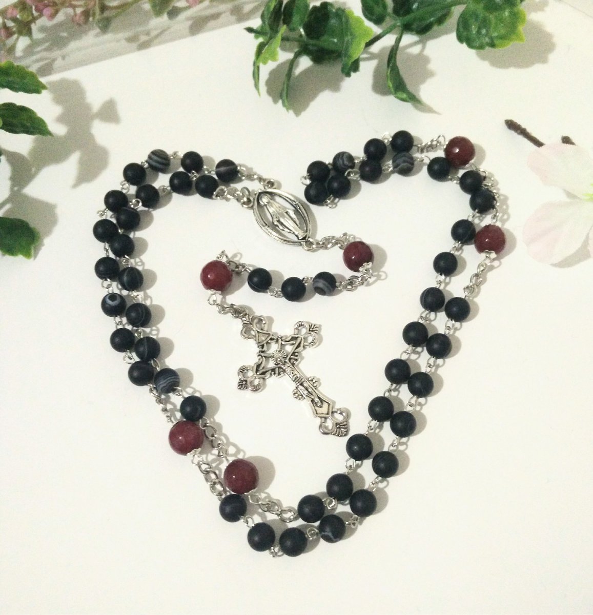 RabbiteersCo's tweet photo. Rosaries with all sorts of different moods! 🐰✨ https://t.co/ISHF5vmdMW