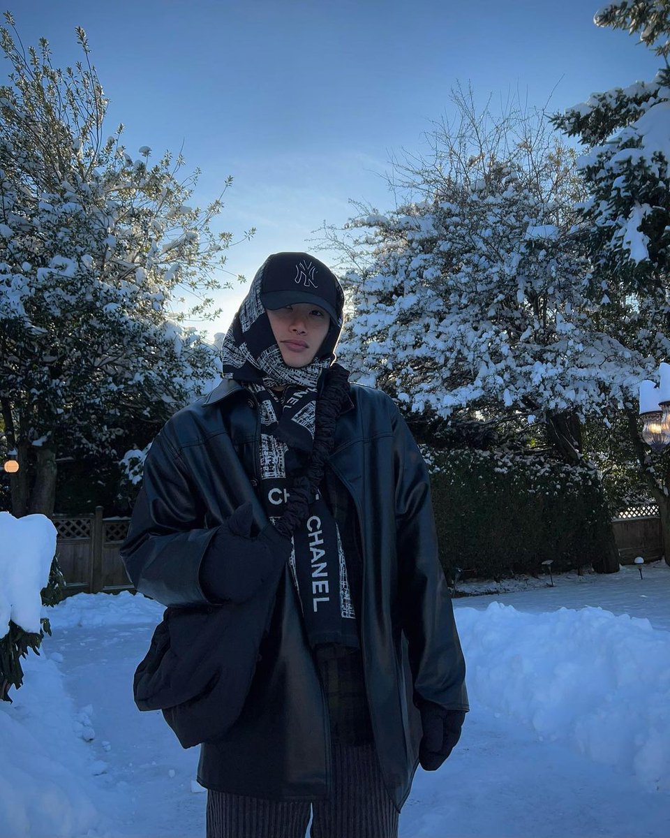 _R3SIDENT3VIL_'s tweet photo. 𝗜𝗡𝗦𝗧𝗔𝗚𝗥𝗔𝗠  
 ⠀ ⠀   ━━━  @𝙙𝙖𝙚𝙢𝙤𝙤𝙣_

            yesterday snow

────────────
      ⌂        ⌕        ⊞        ♡ https://t.co/elQr4LapFi