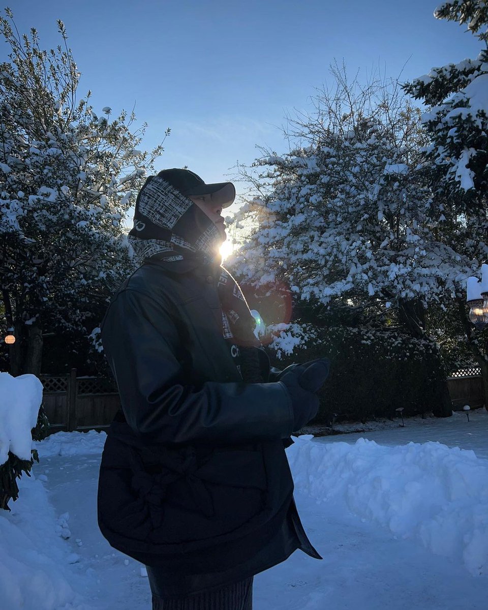 _R3SIDENT3VIL_'s tweet photo. 𝗜𝗡𝗦𝗧𝗔𝗚𝗥𝗔𝗠  
 ⠀ ⠀   ━━━  @𝙙𝙖𝙚𝙢𝙤𝙤𝙣_

            yesterday snow

────────────
      ⌂        ⌕        ⊞        ♡ https://t.co/elQr4LapFi