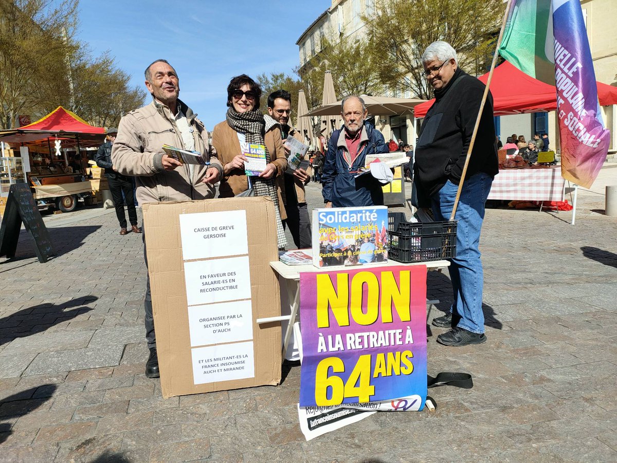 GersInsoumis's tweet photo. ✌️ Ce samedi, les militants LFI #Auch, #Simorre, #Mirande organisaient en collab avec des militant-es PS, section Auch, une #CaisseDeGreve au marché en Haute-Ville, au profit du personnel en grève du lycée du #Garros et de Lannes #Lectoure en reconductible.
📷 3 : Y. Faucoup https://t.co/Lqek2gJpW3