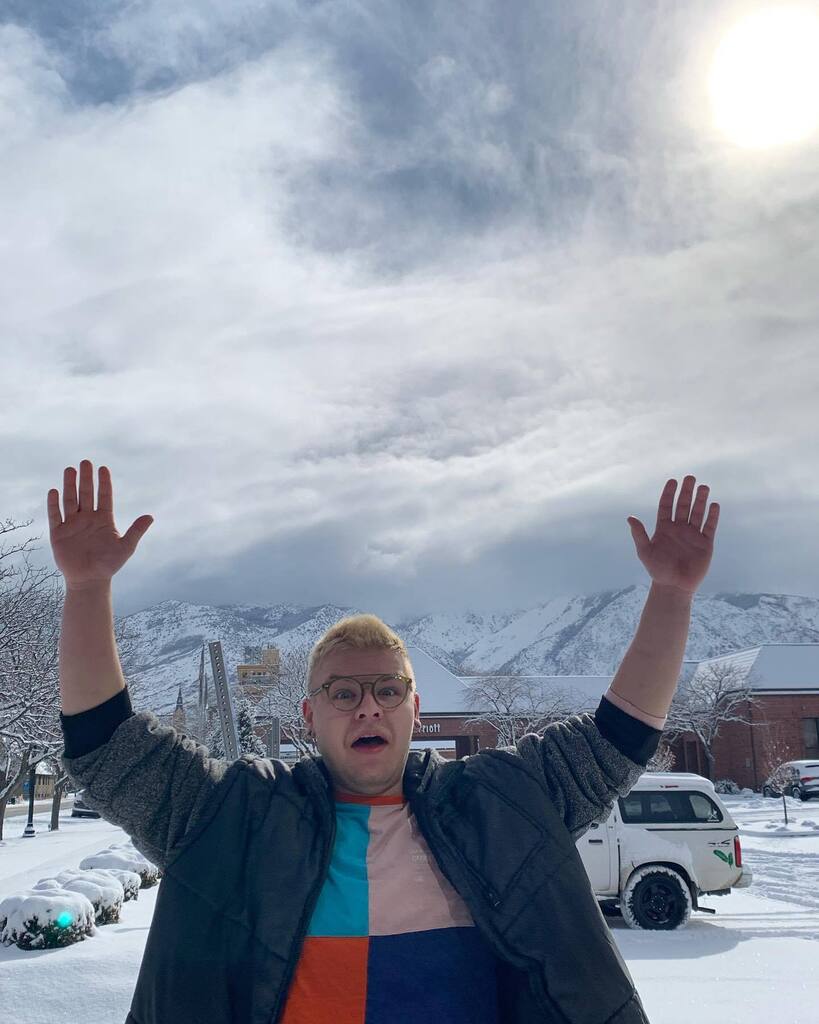 SlackwaterOgden's tweet photo. Here comes the sun!! We look forward to seeing you. Happy Sunday.
.
.
#springsnow #sunandsnow #sundayfunday #sundayvibes #slackwater #pizzeria #craftbeer https://t.co/IFPRUCxk3y https://t.co/PvnrT7Q2e1