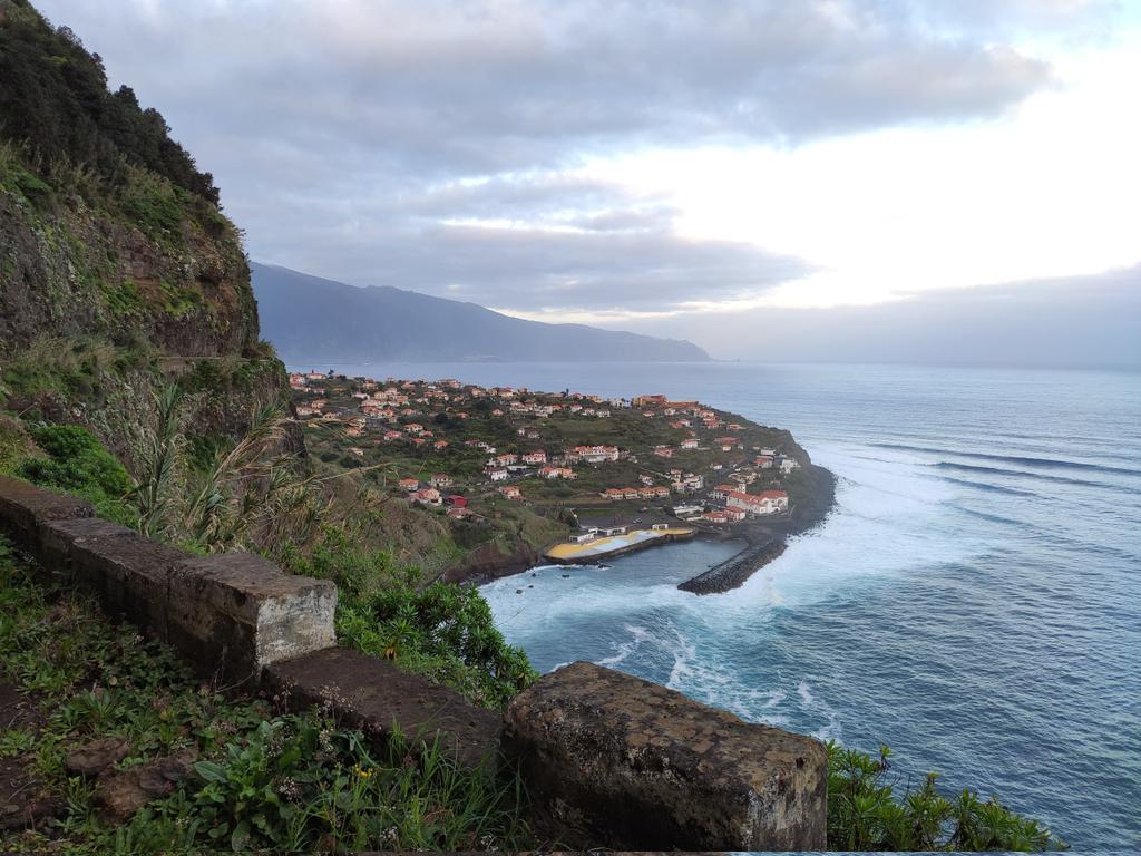 MadeiraOcean's tweet image. Ponta Delgada right after it fell through a hole in the sky, and crashed into the ocean.  #Madeira