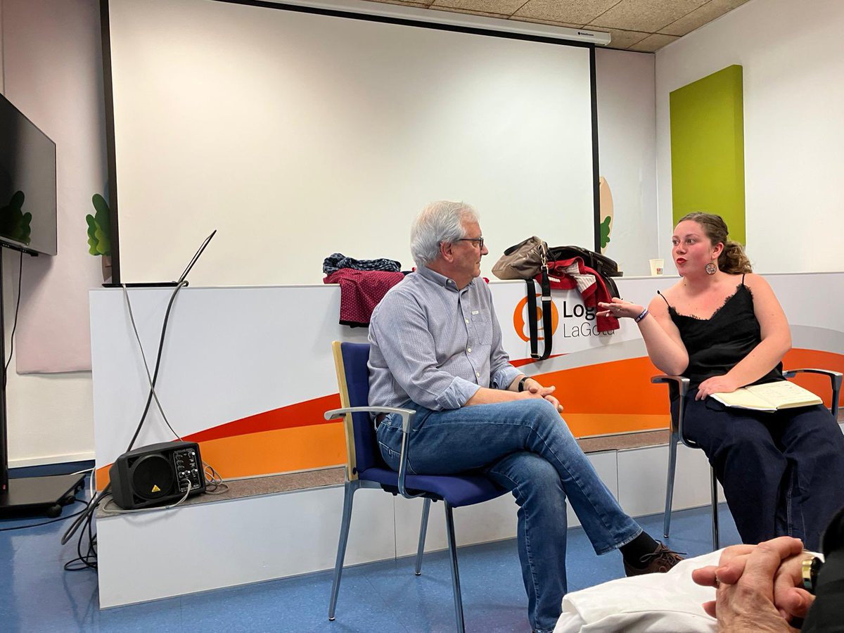 EDMPLO's tweet photo. Una delicia de charla ayer en La Gota de Leche entre @elenaollero_ y Jorge Quirante, director del @TeatroBreton, en torno al teatro en Logroño en los últimos treinta años #EDMP https://t.co/fL60U8lBeW