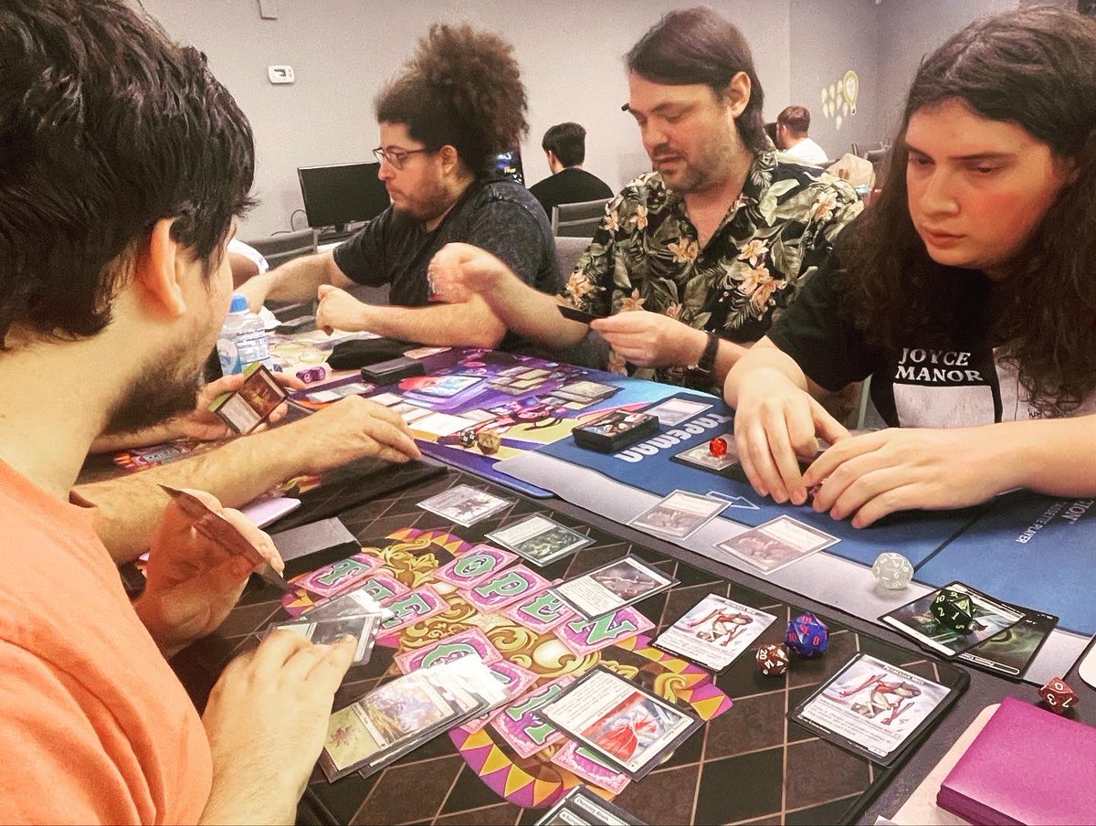JustHunnybee's tweet photo. Congrats to @GoTEIBeSmart for winning the Phyrexia: All will be One Draft we held yesterday over at @GamersOnTheEdge!! Can’t wait to have more MTG shenanigans with these goons 🌸✨
Special thanks to @RhyValentine for pushing me to help run it 🥰 https://t.co/19CcFNjsxR