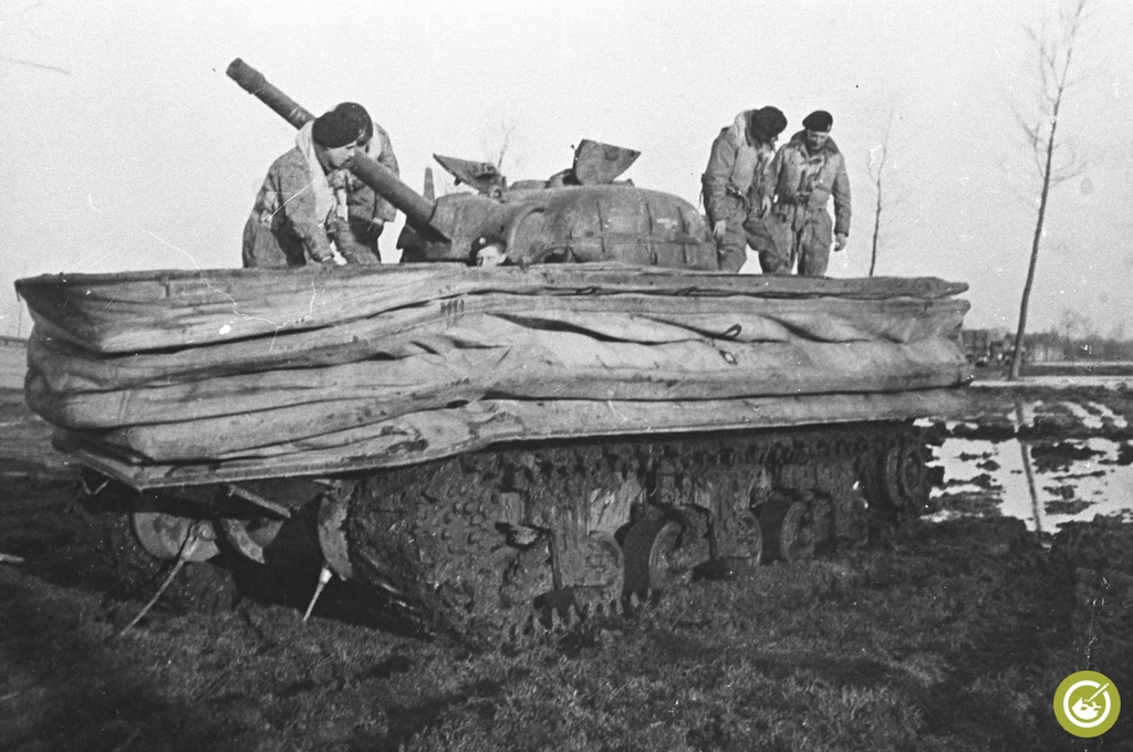 The Tank Museum on Twitter "Duplex Drive tanks were modified for